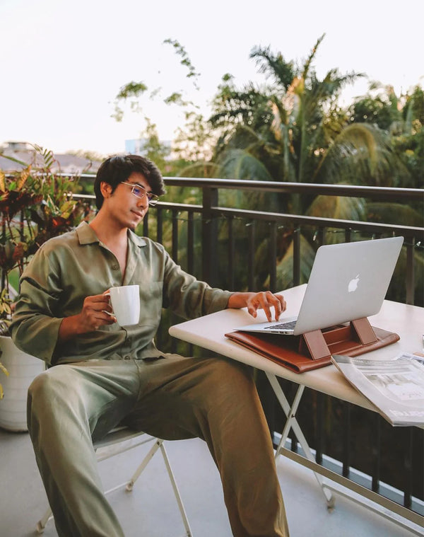 Laptop Sleeve With Laptop Stand & Removable Clutch