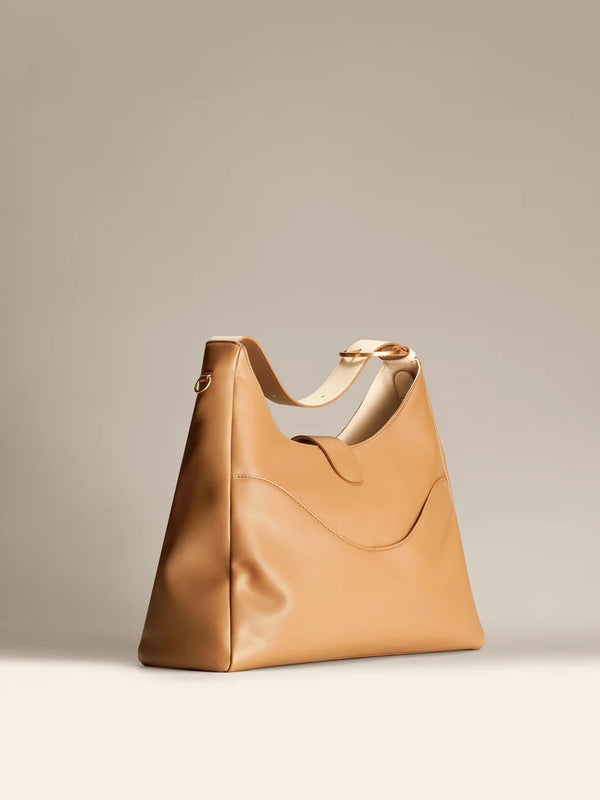 Reverie Hobo: Sustainable Leather, Fits 16" Laptop