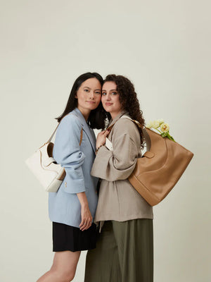 Reverie Hobo: Sustainable Leather, Fits 16" Laptop