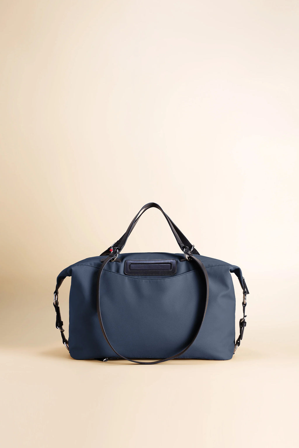 Anywear Duffle City 13L: Scratchproof • Waterproof • Creaseproof • Stainproof