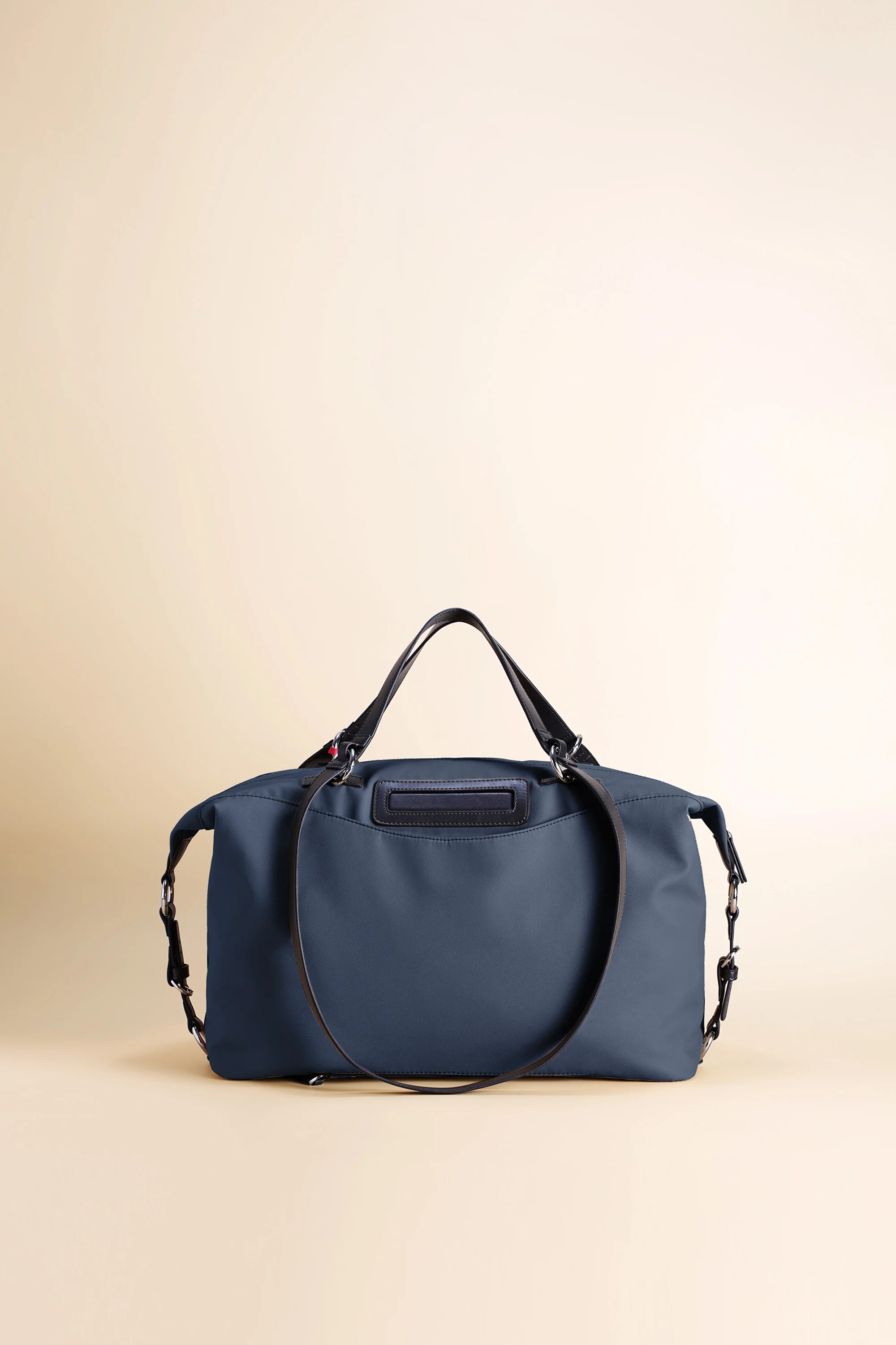Anywear Duffle City 13L: Scratchproof • Waterproof • Creaseproof • Stainproof