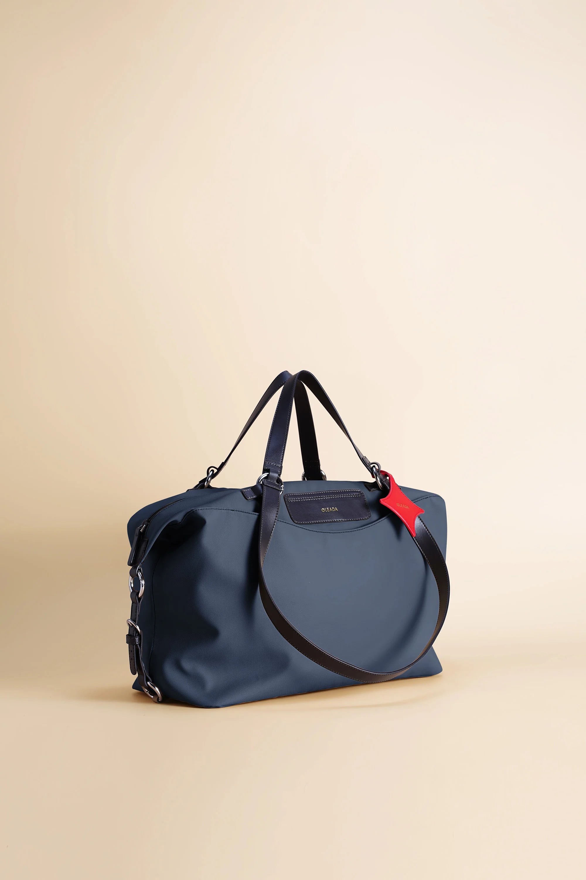 Anywear Duffle City 13L: Scratchproof • Waterproof • Creaseproof • Stainproof