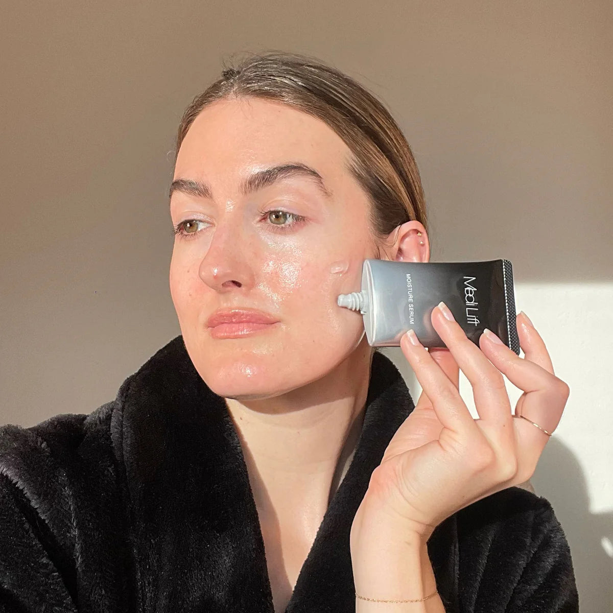 YA-MAN Medi Lift Moisture Serum