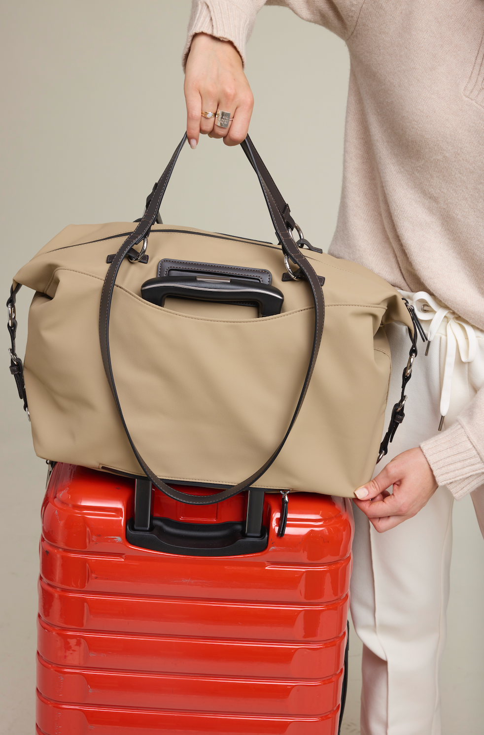 Anywear Duffle Travel 35L: Scratchproof • Waterproof • Creaseproof • Stanproof