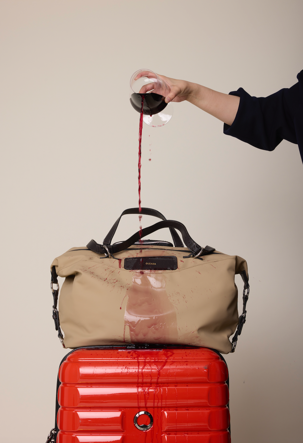 Anywear Duffle Travel 35L: Scratchproof • Waterproof • Creaseproof • Stanproof