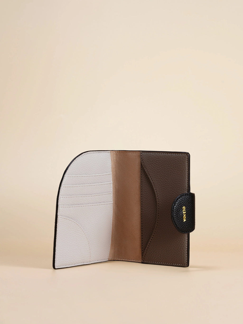 OLEADA jet-set Passport Holder: Made With Recycled Leather