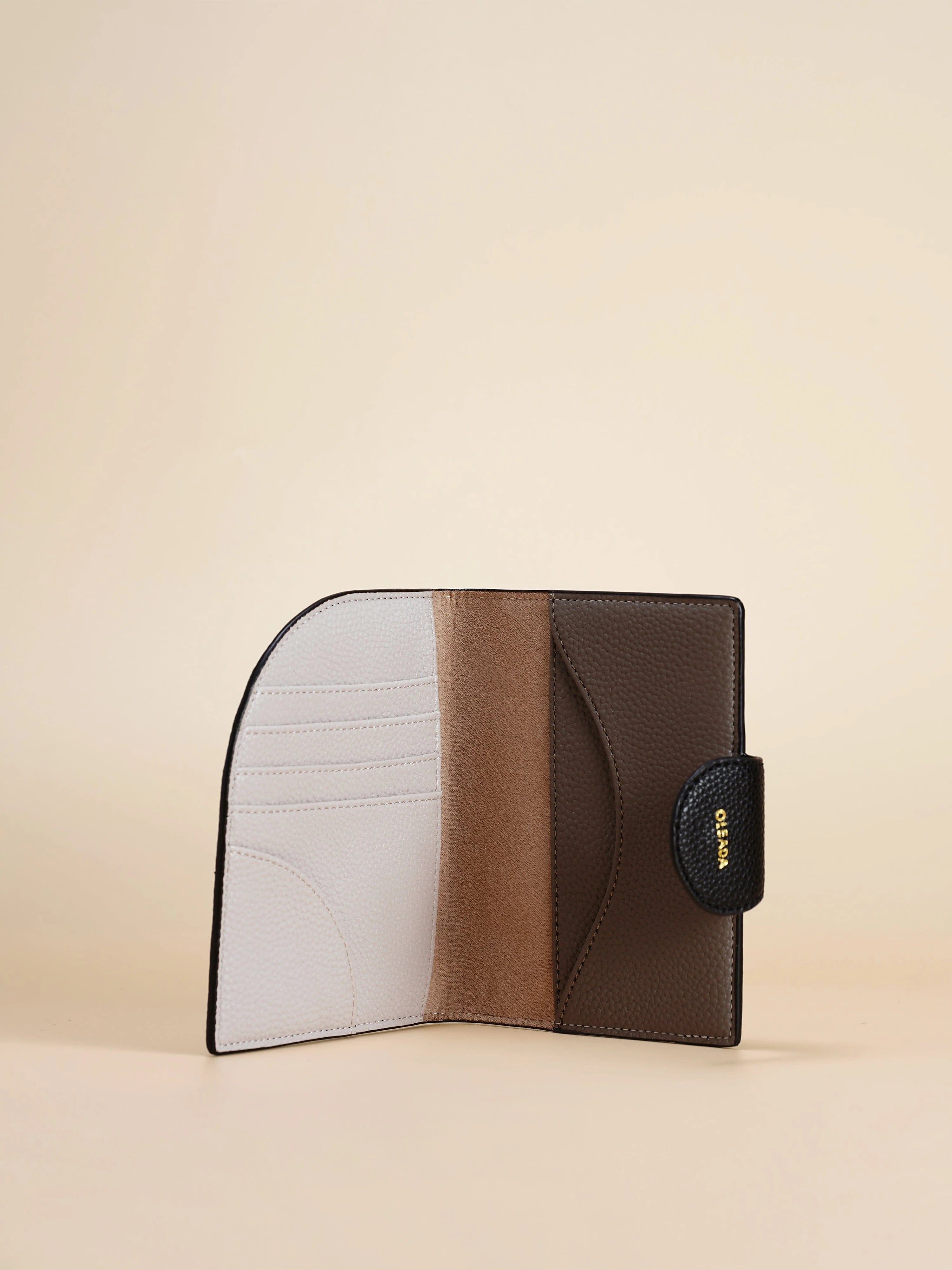 OLEADA jet-set Passport Holder: Made With Recycled Leather