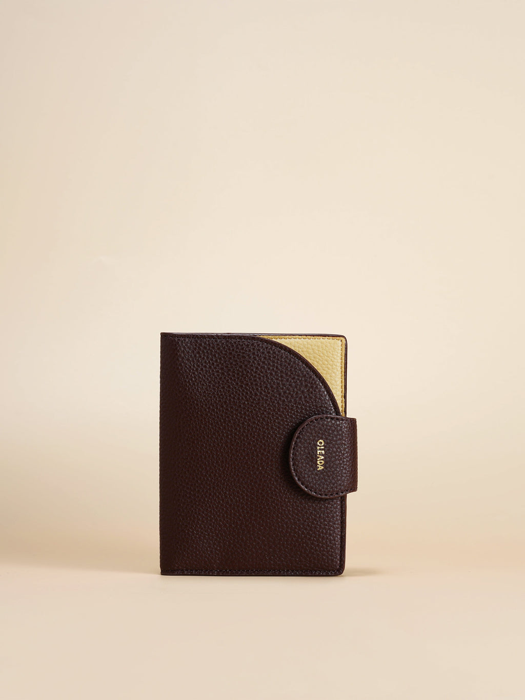 OLEADA jet-set Passport Holder: Made With Recycled Leather