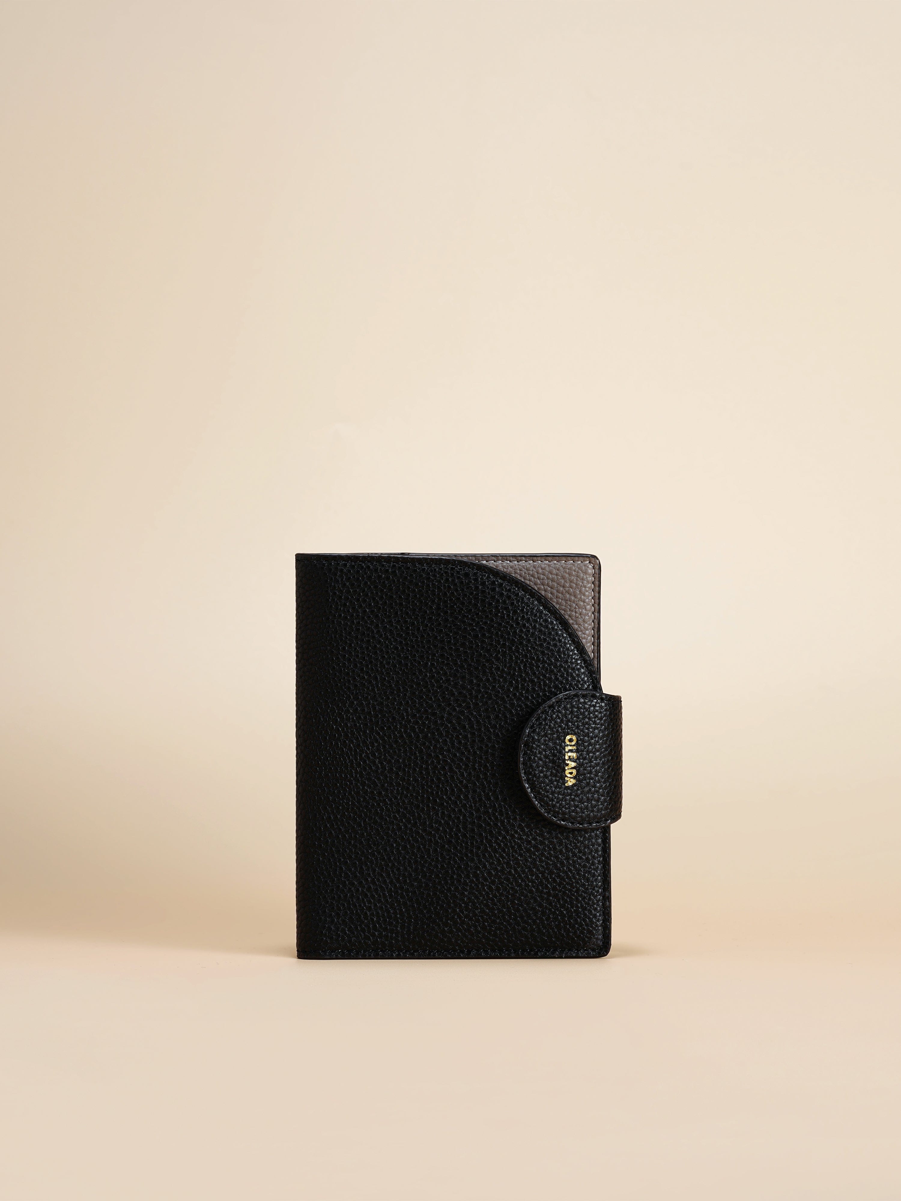 OLEADA jet-set Passport Holder: Made With Recycled Leather