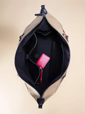 Oleada Anywear Duffle City: Recycled Leather & Waterproof High-density Technical Fabric