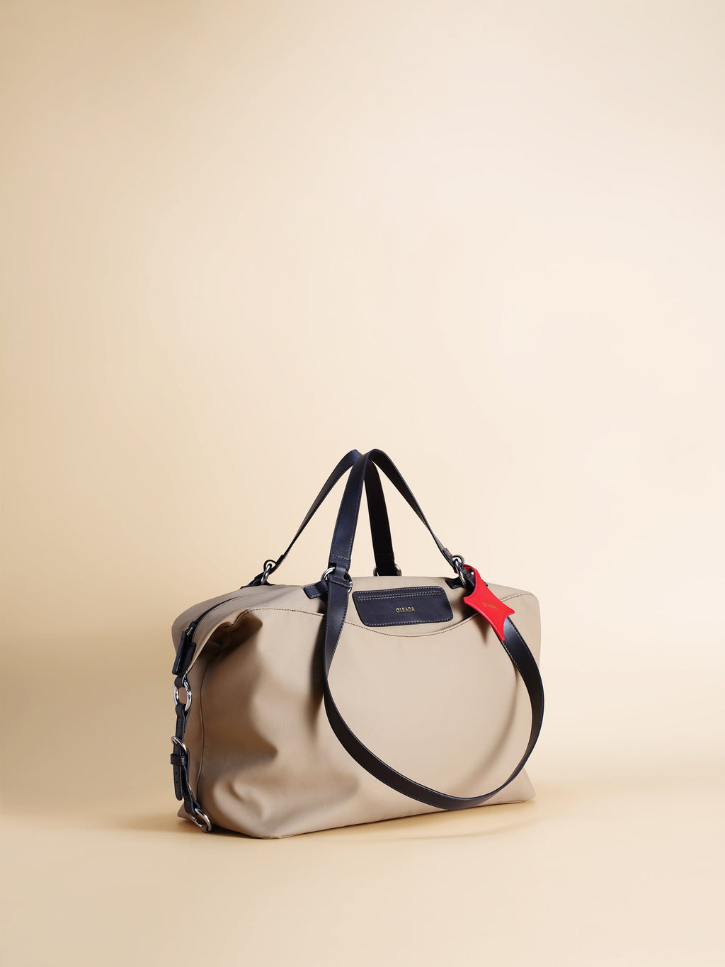 Anywear Duffle City 13L: Scratchproof • Waterproof • Creaseproof • Stainproof
