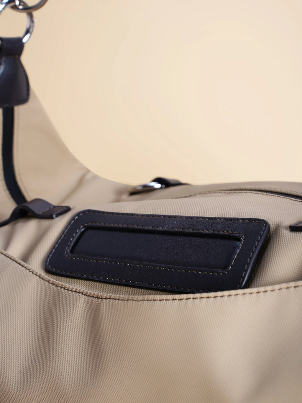 Anywear Duffle Travel 35L: Scratchproof • Waterproof • Creaseproof • Stanproof
