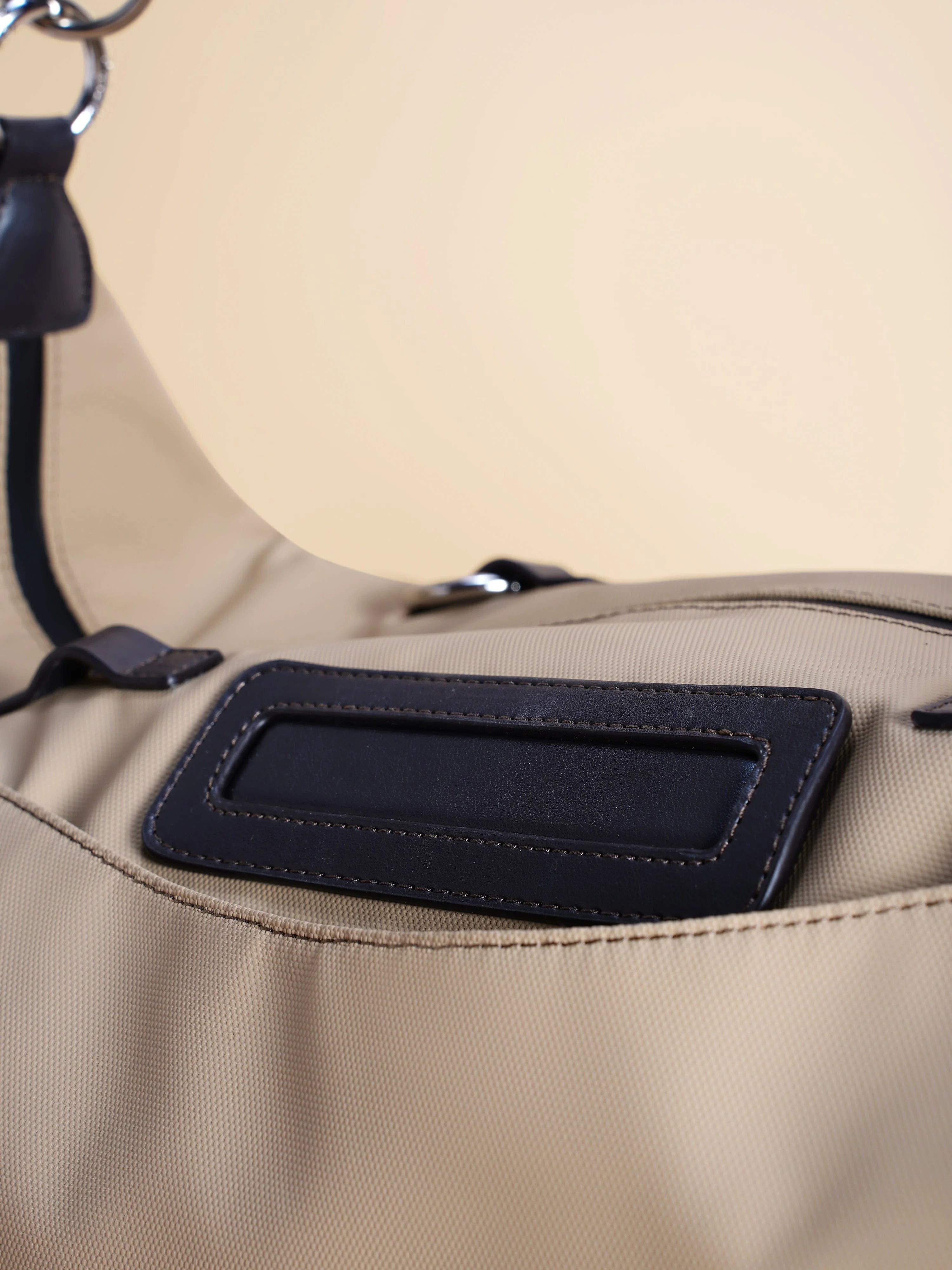 Anywear Duffle Travel 35L: Scratchproof • Waterproof • Creaseproof • Stanproof